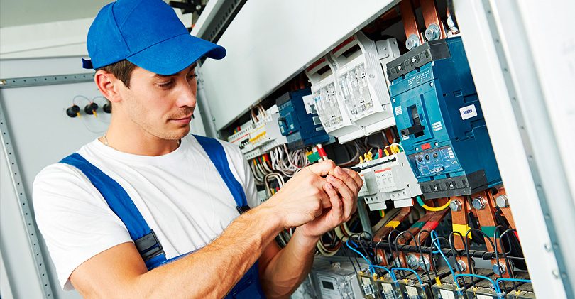 5 tips for choosing and calling a good electrician on the example of Moscow. Electrician services